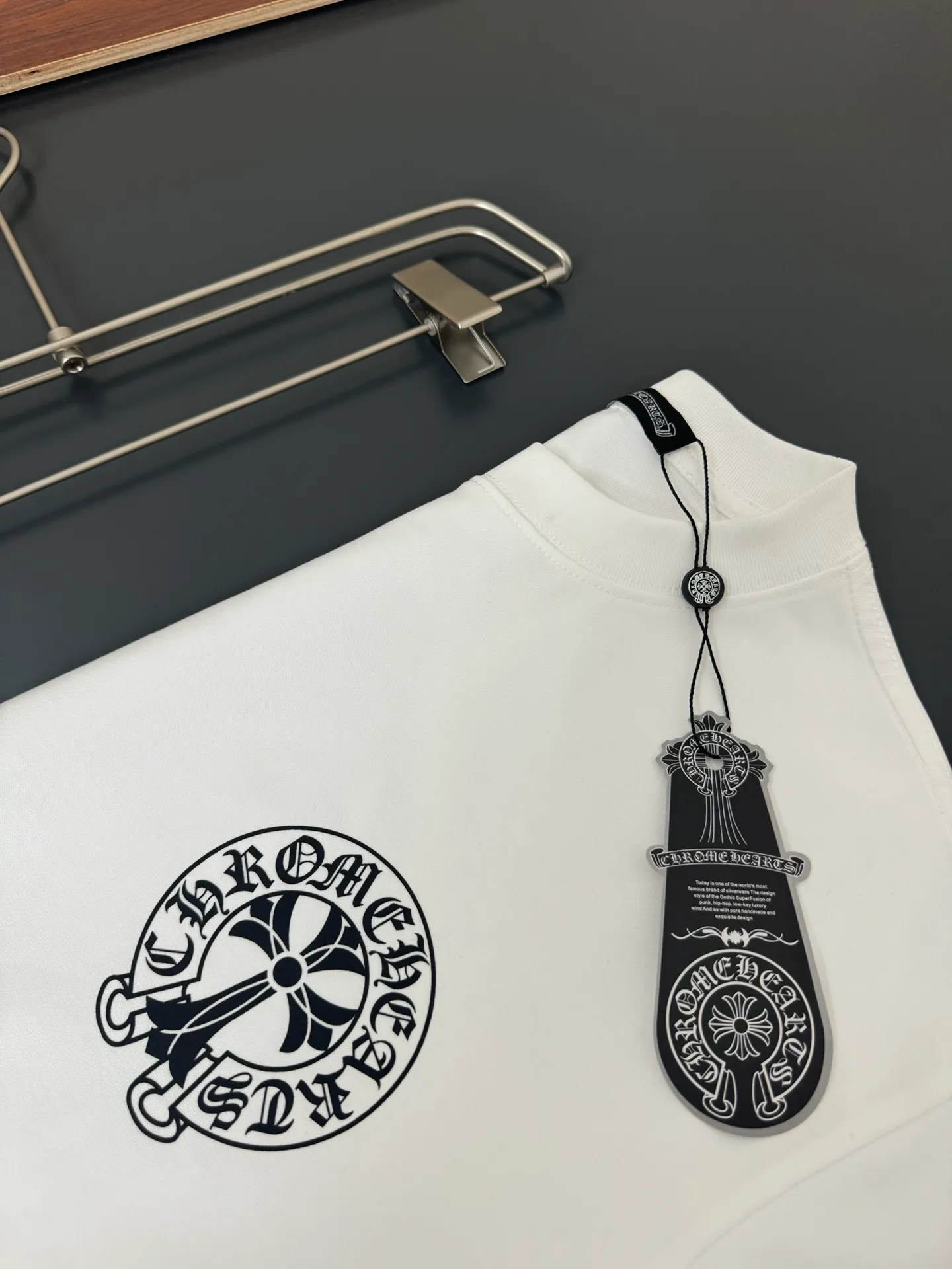 🅿️210 Chrome Hearts*320g heavyweight pure cotton T-shirt, thick, breathable and loose fit. Printed logo design. Spring and summer new round neck fashionable short-sleeved T-shirt. Comfortable against the skin, durable and easy to wear. Meticulous original craftsmanship, a must-have for casual and versatile colors. Color: black white. Size: S M L XL XXL